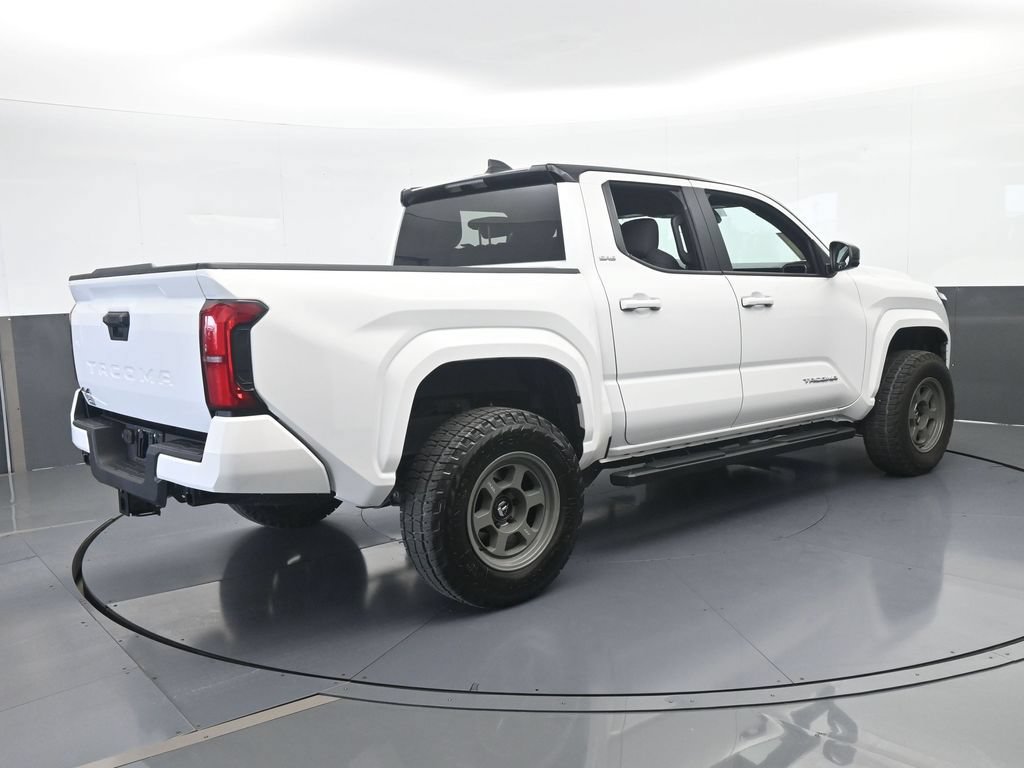 Used 2025 Toyota Tacoma SR5 AWD/4WD image 6
