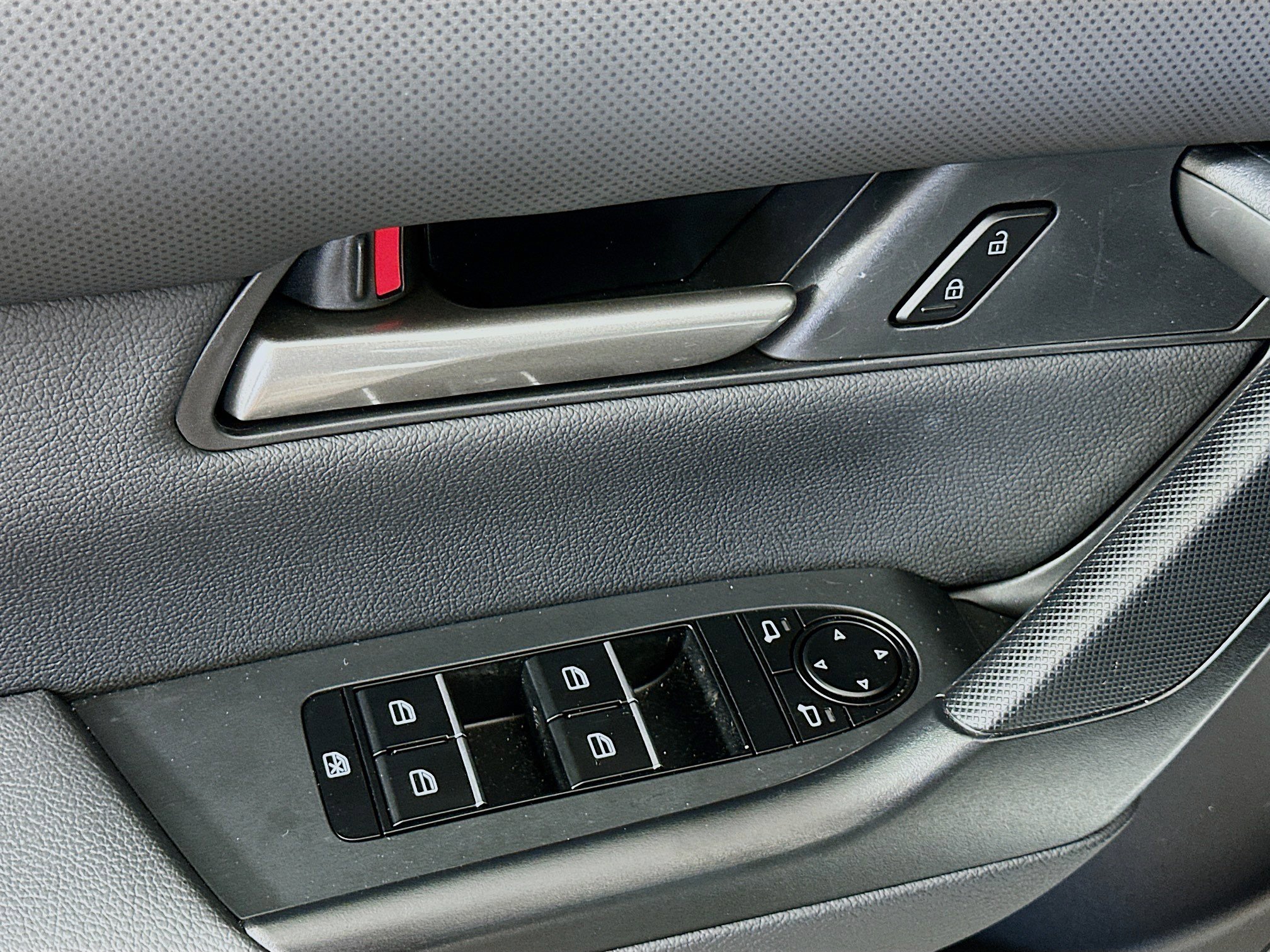 Used 2025 MAZDA CX-50 AWD 2.5 S w/ Premium Package image 15