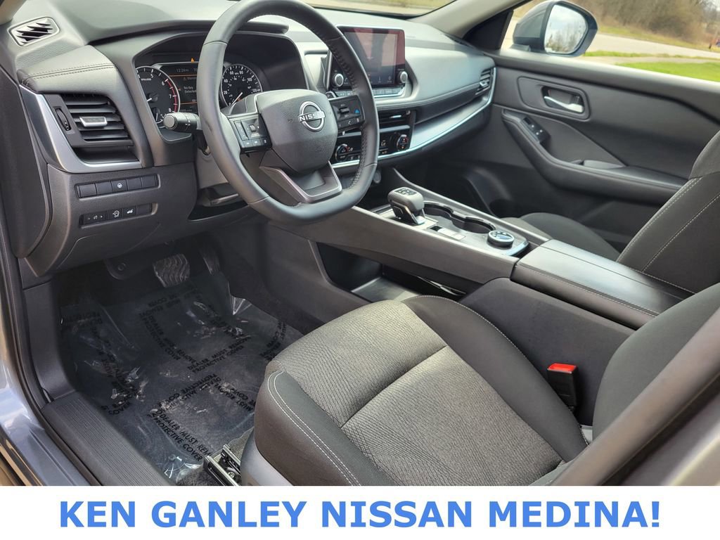 Certified 2025 Nissan Rogue SV AWD/4WD image 25