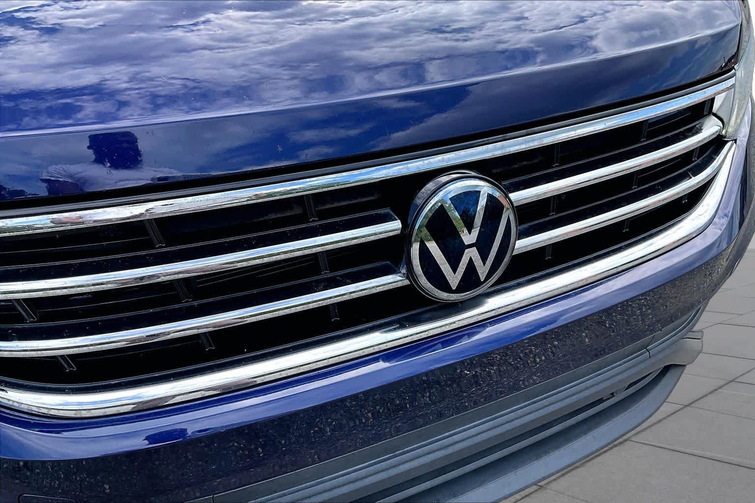 Used 2022 Volkswagen Tiguan SE AWD/4WD image 30