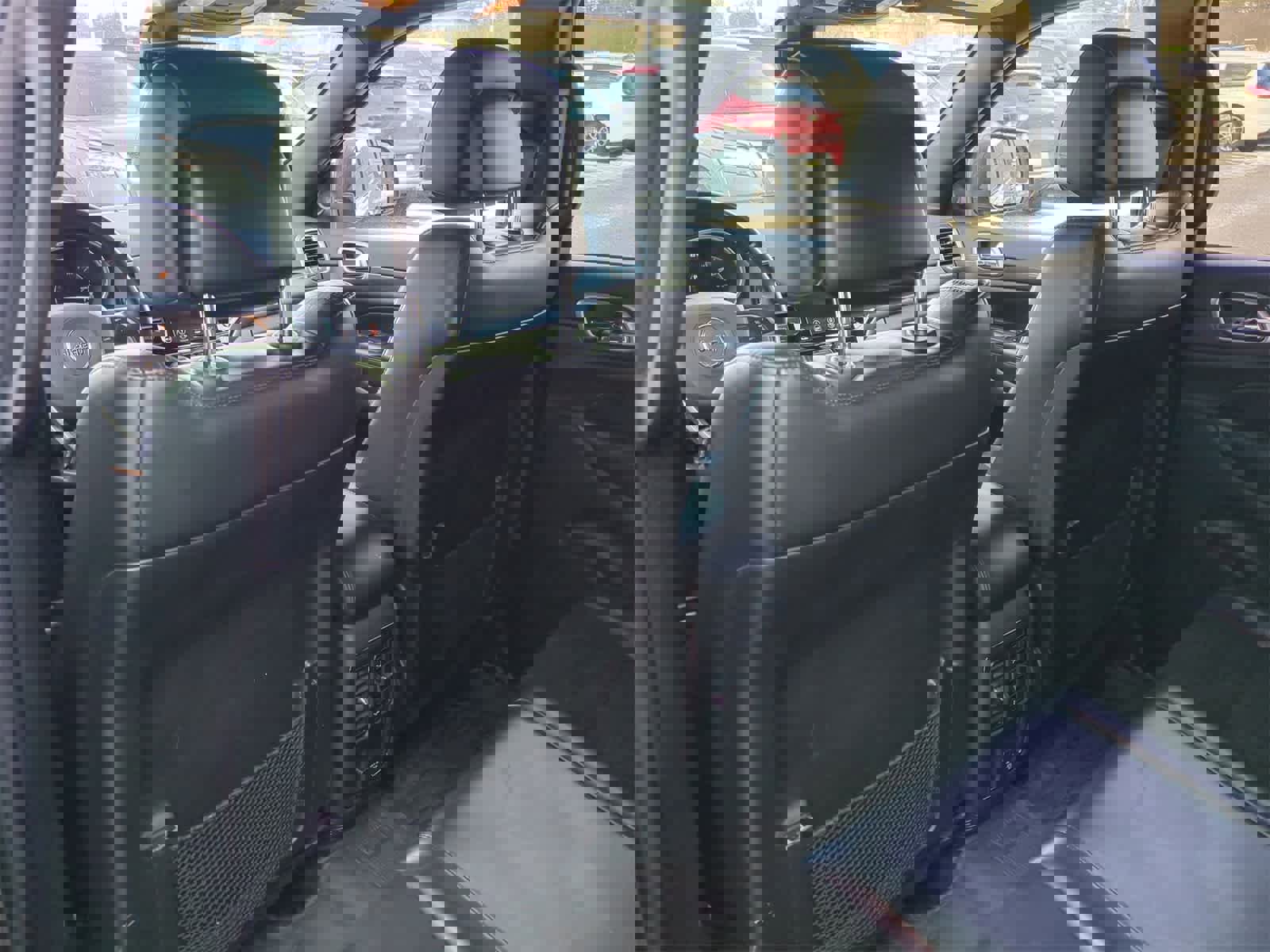 Used 2019 Jeep Grand Cherokee Altitude image 18