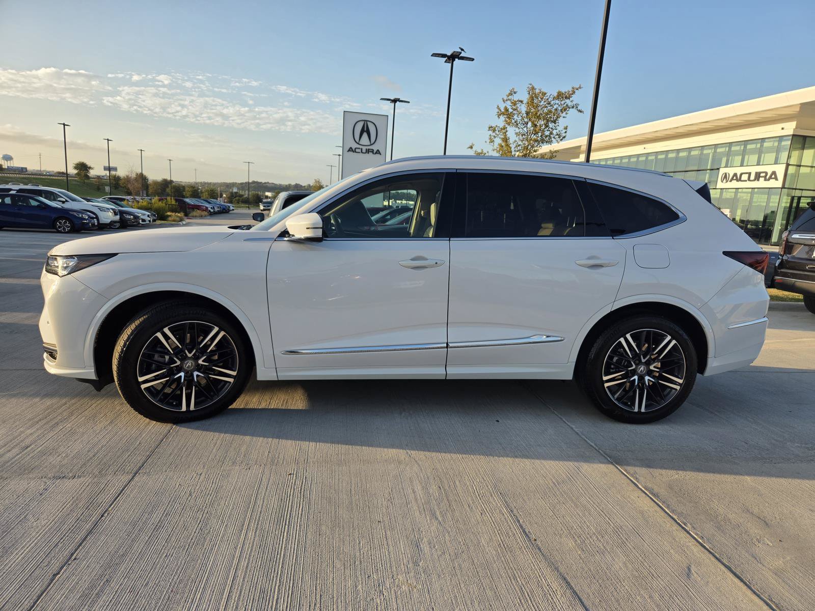 Certified 2026 Acura MDX w/ Advance Package AWD/4WD image 3