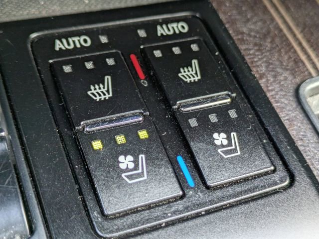 Used 2020 Lexus RX 450h AWD w/ Luxury Package image 25