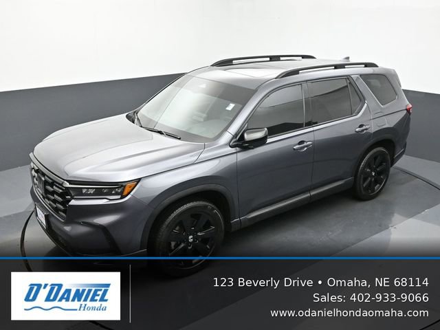 Used 2025 Honda Pilot Black Edition image 16