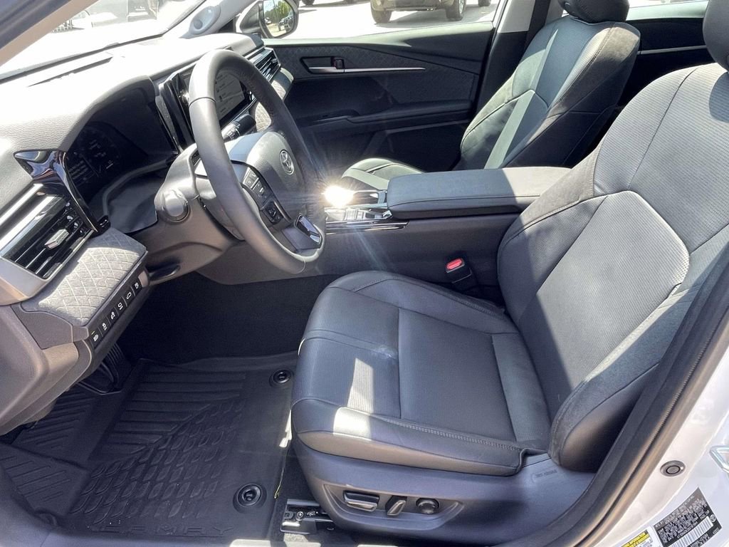 Used 2025 Toyota Camry XLE w/ Premium Plus Package image 12