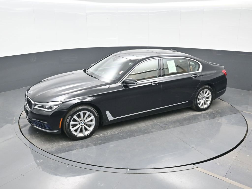 Used 2017 BMW 750i xDrive image 16