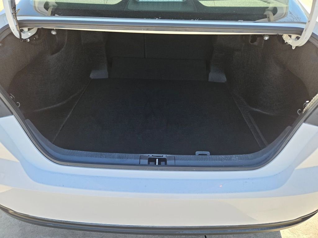 Used 2025 Toyota Camry LE image 24