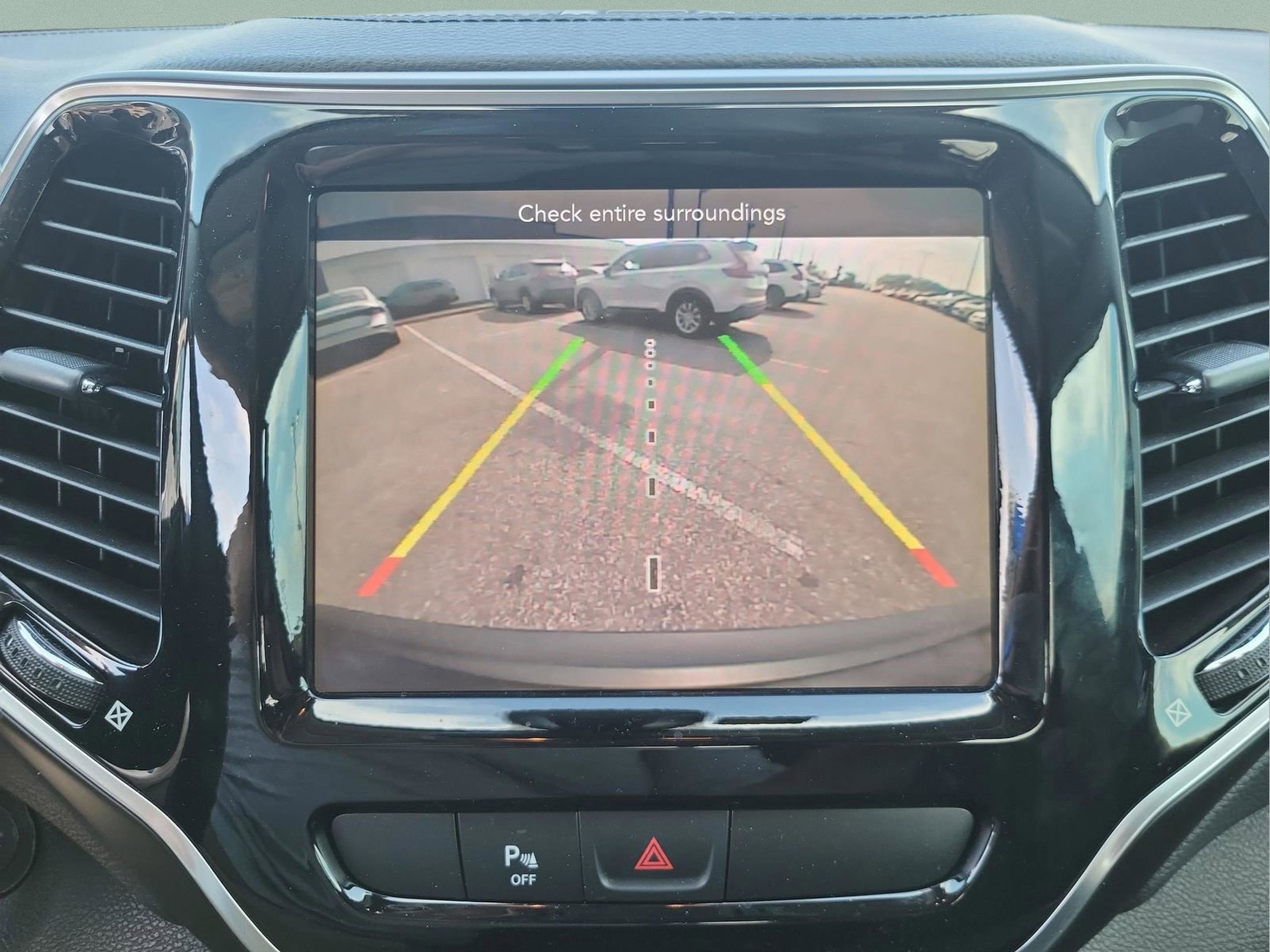 Used 2019 Jeep Cherokee Limited image 25