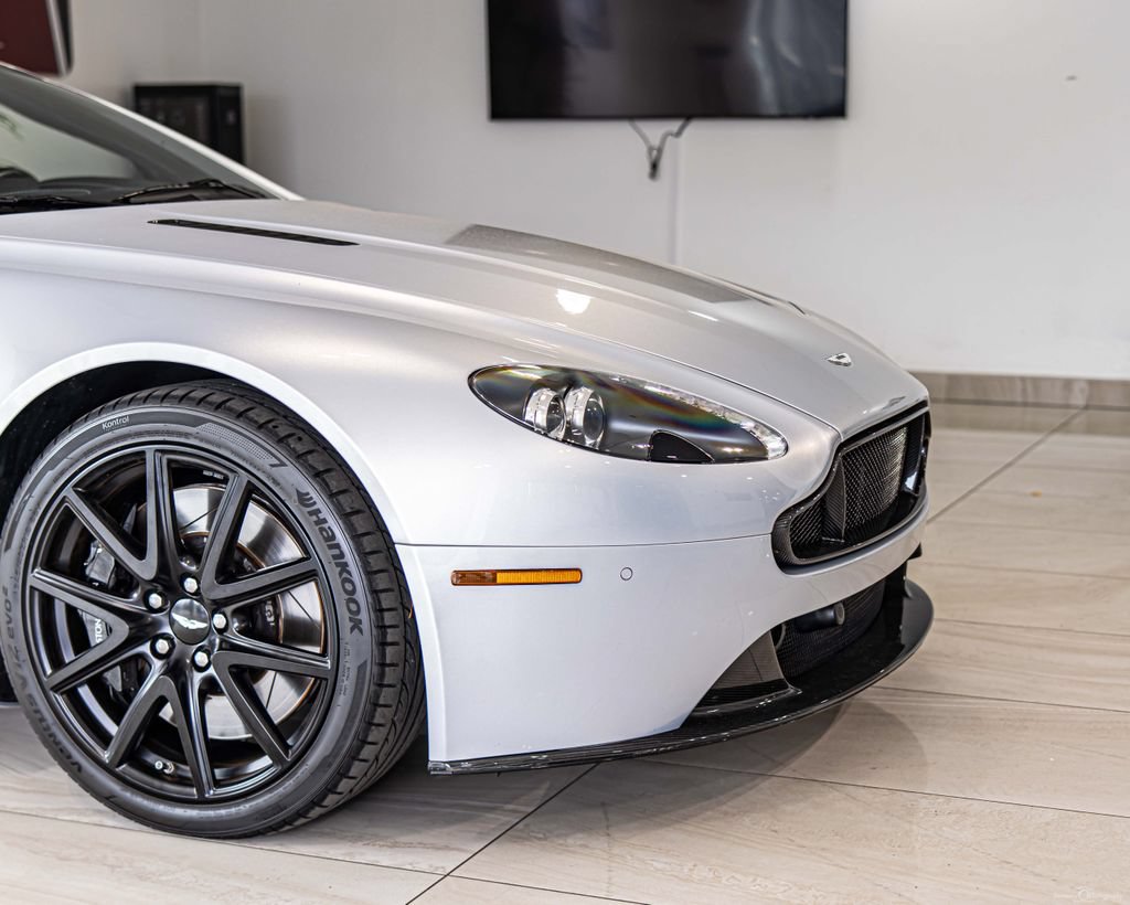 Used 2011 Aston Martin V8 Vantage S RWD image 3