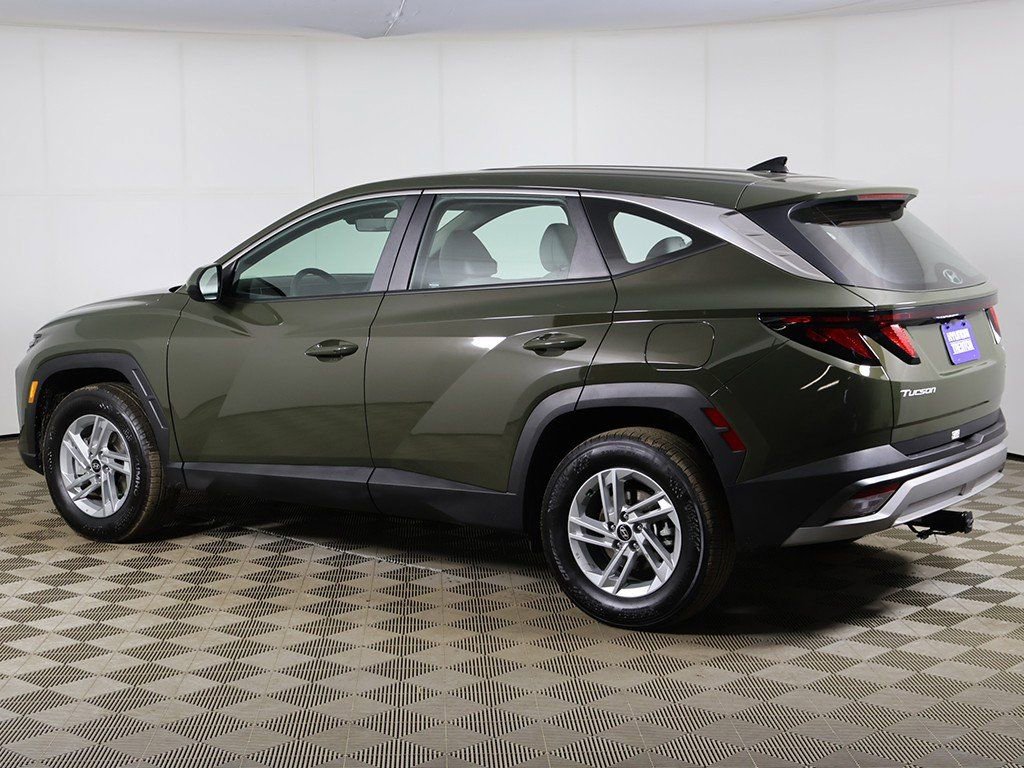 Certified 2025 Hyundai Tucson SE image 7