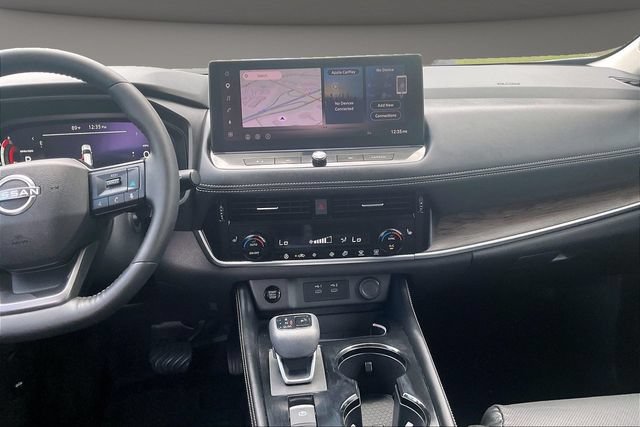 Used 2025 Nissan Rogue Platinum FWD image 6