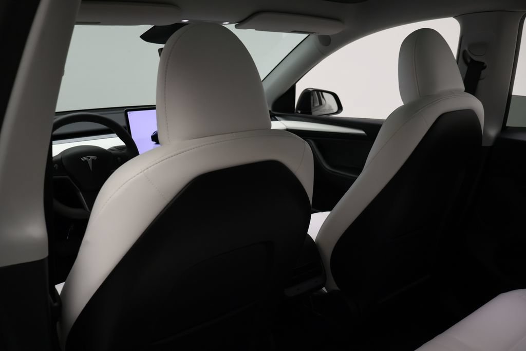 Used 2025 Tesla Model Y Long Range RWD image 20