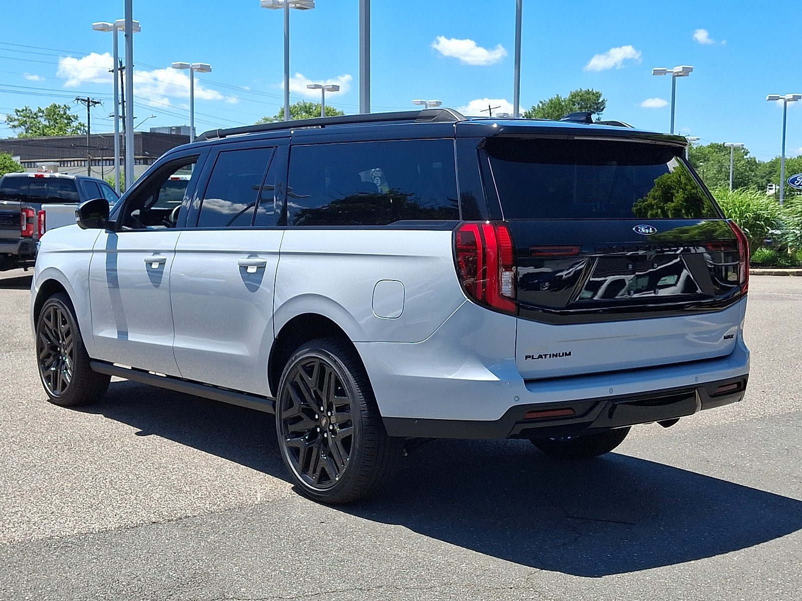 New 2026 Ford Expedition Max Platinum w/ Stealth Performance Package AWD/4WD image 4