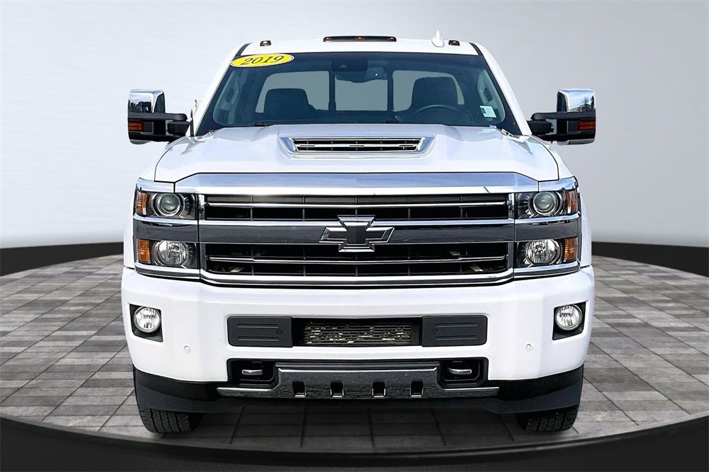 Used 2019 Chevrolet Silverado 3500 High Country w/ Duramax Plus Package image 3