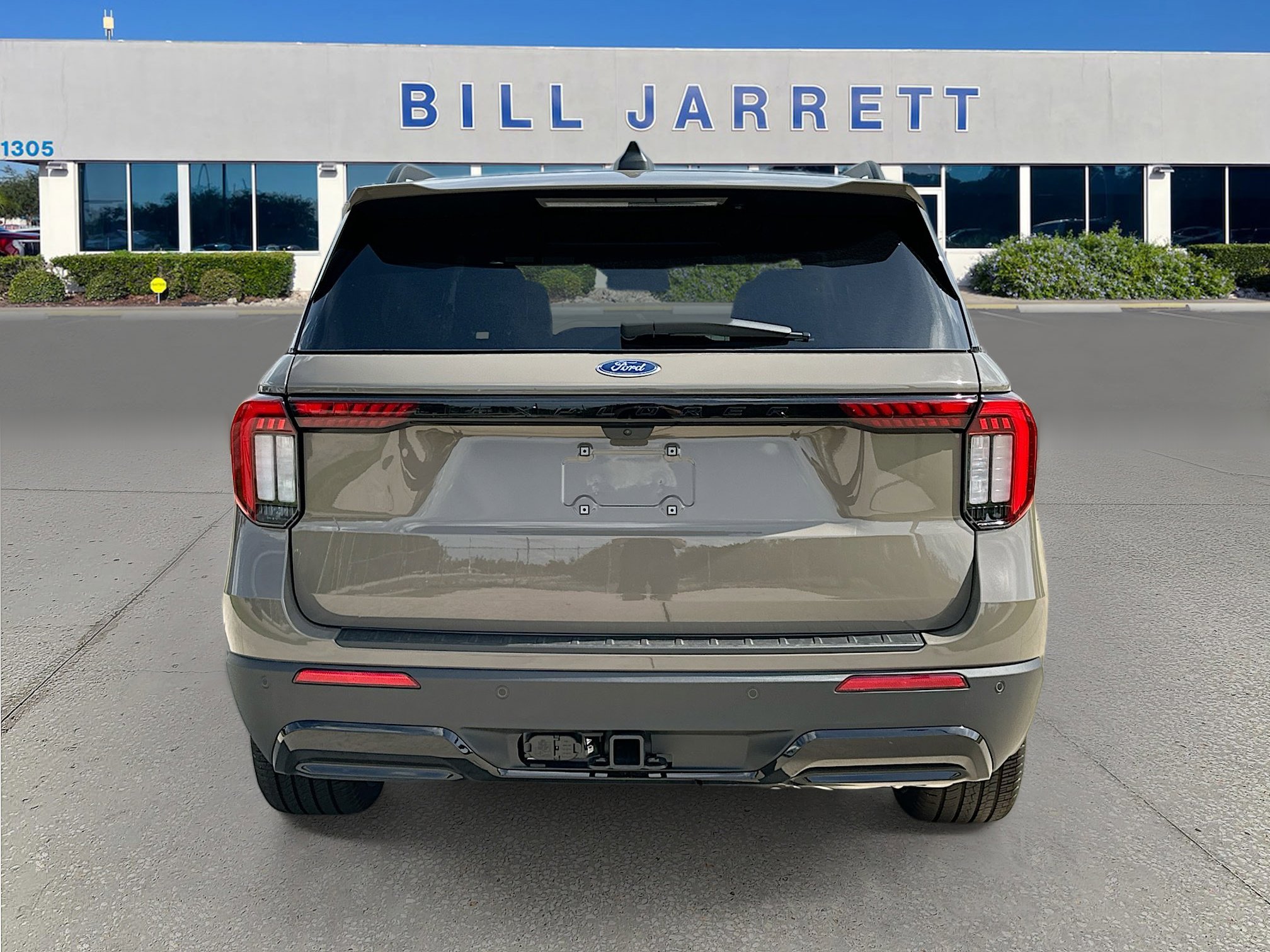 New 2026 Ford Explorer ST-Line w/ ST-Line Street Pack RWD image 5
