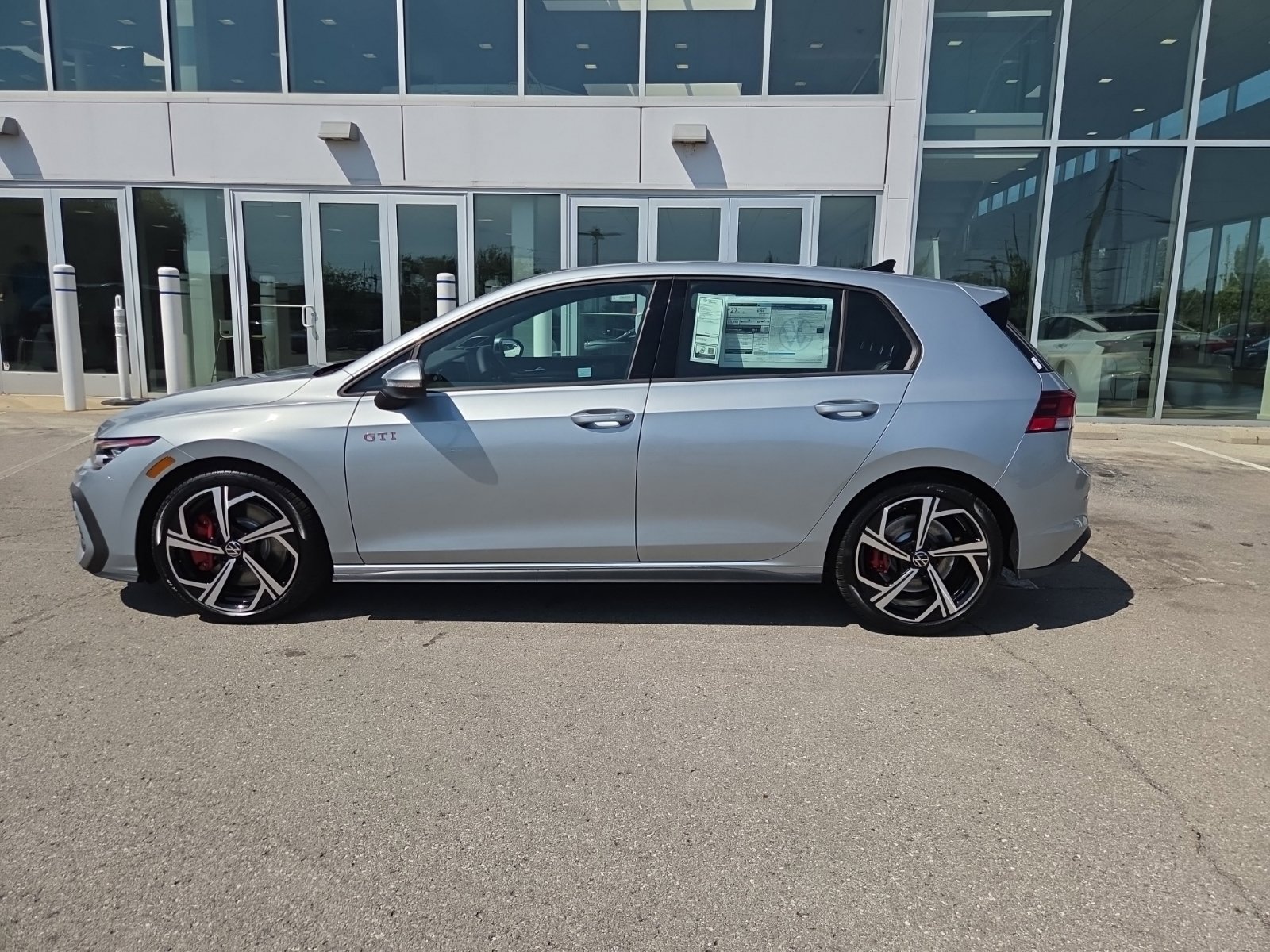 New 2026 Volkswagen GTI SE FWD image 11
