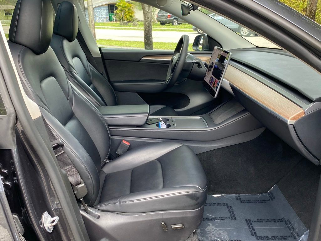 Used 2025 Tesla Model Y Long Range image 34