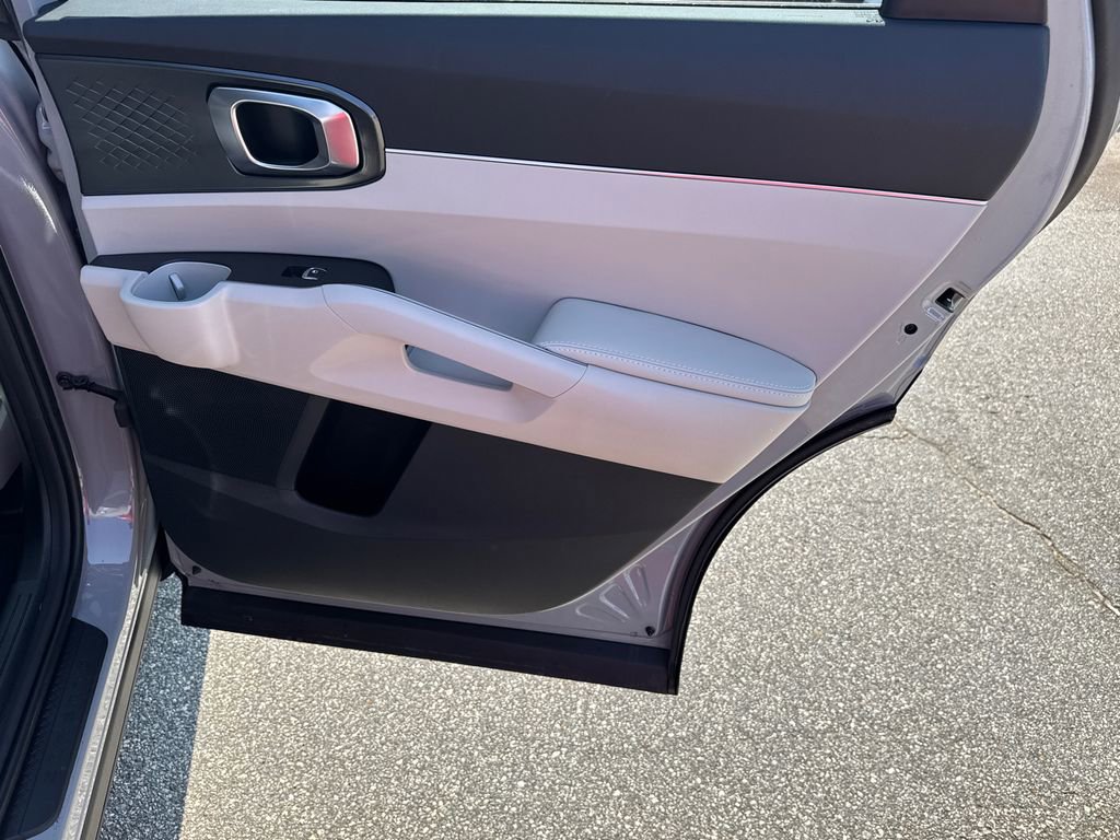 Certified 2025 Kia Sorento EX w/ Panoramic Sunroof Package FWD image 16