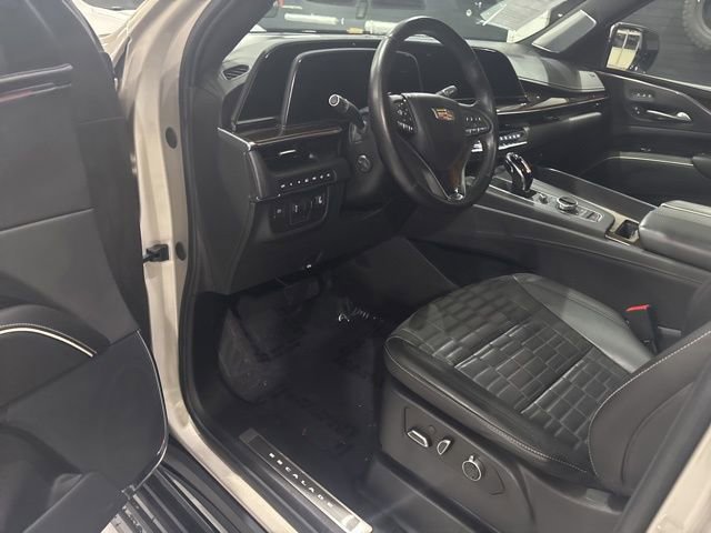 Used 2024 Cadillac Escalade Premium Luxury Platinum image 11