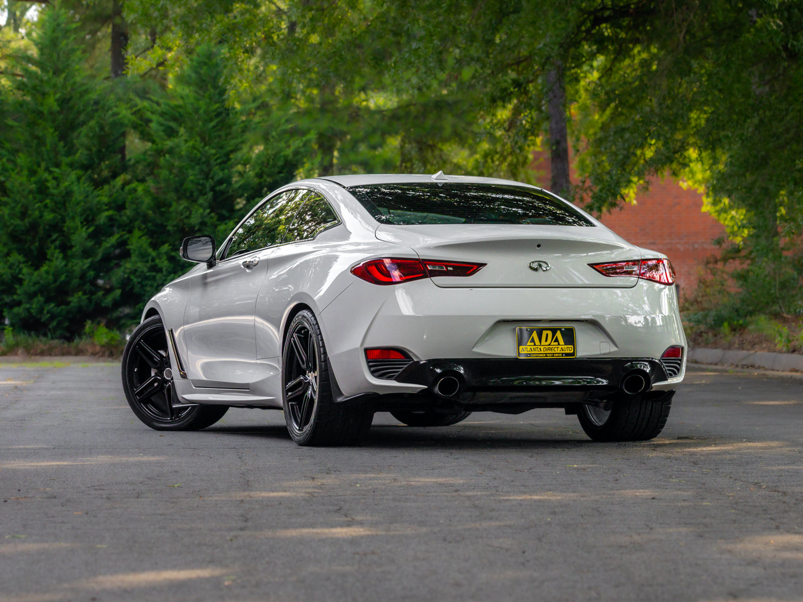 Used 2017 INFINITI Q60 3.0t w/ Premium Plus Package 3.0T RWD image 3