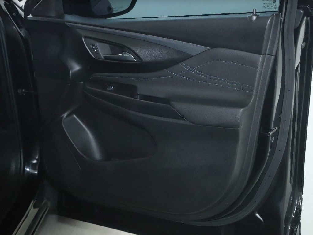 Used 2025 Buick Envista Sport Touring w/ Convenience II Package FWD image 35