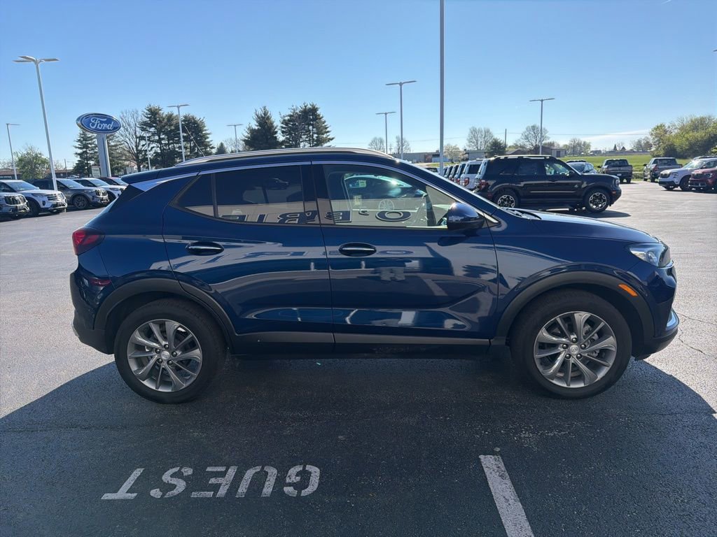 Used 2023 Buick Encore GX Essence w/ Experience Buick Package image 5