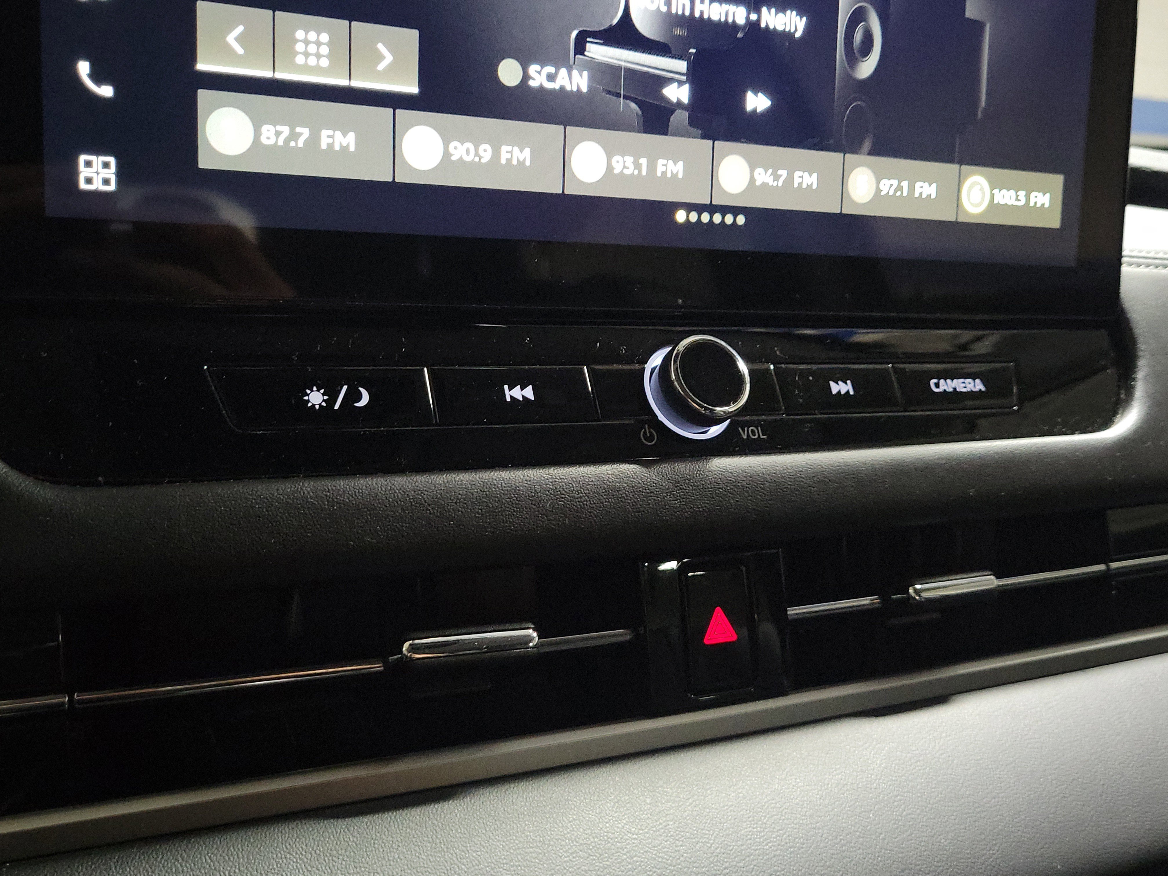 Used 2025 Mitsubishi Outlander SE image 33