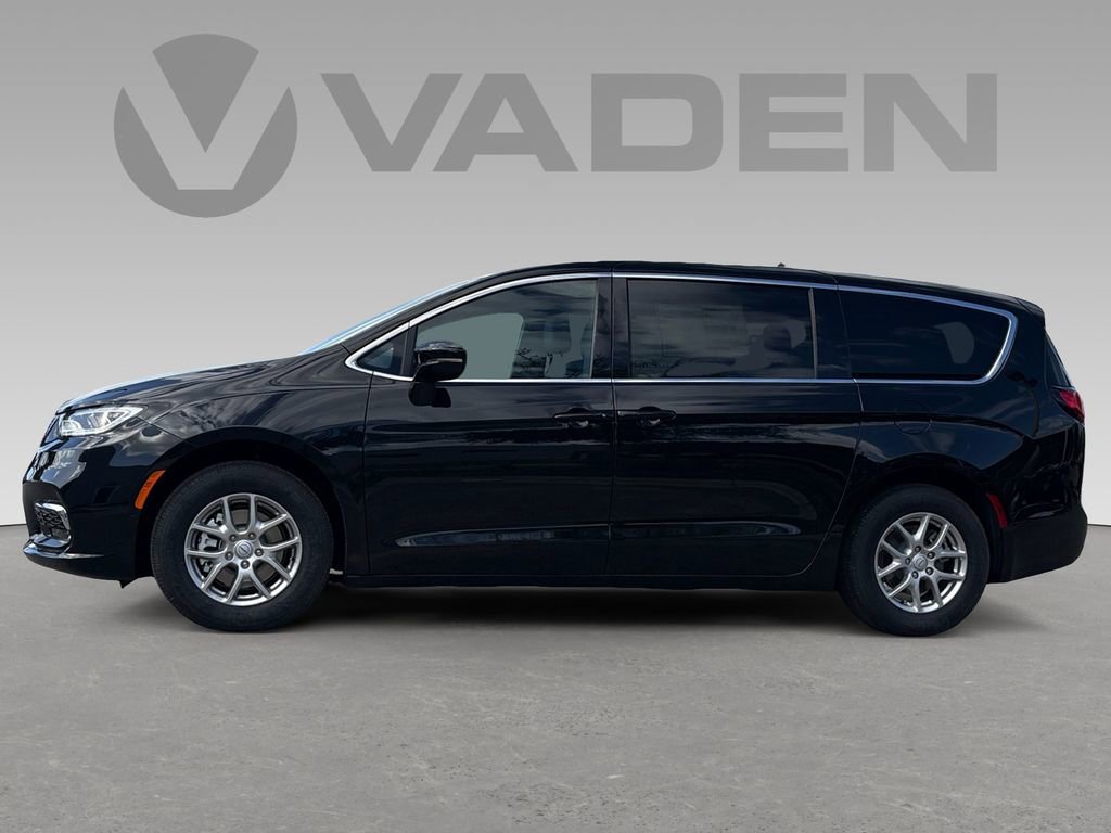 New 2026 Chrysler Pacifica Select image 7