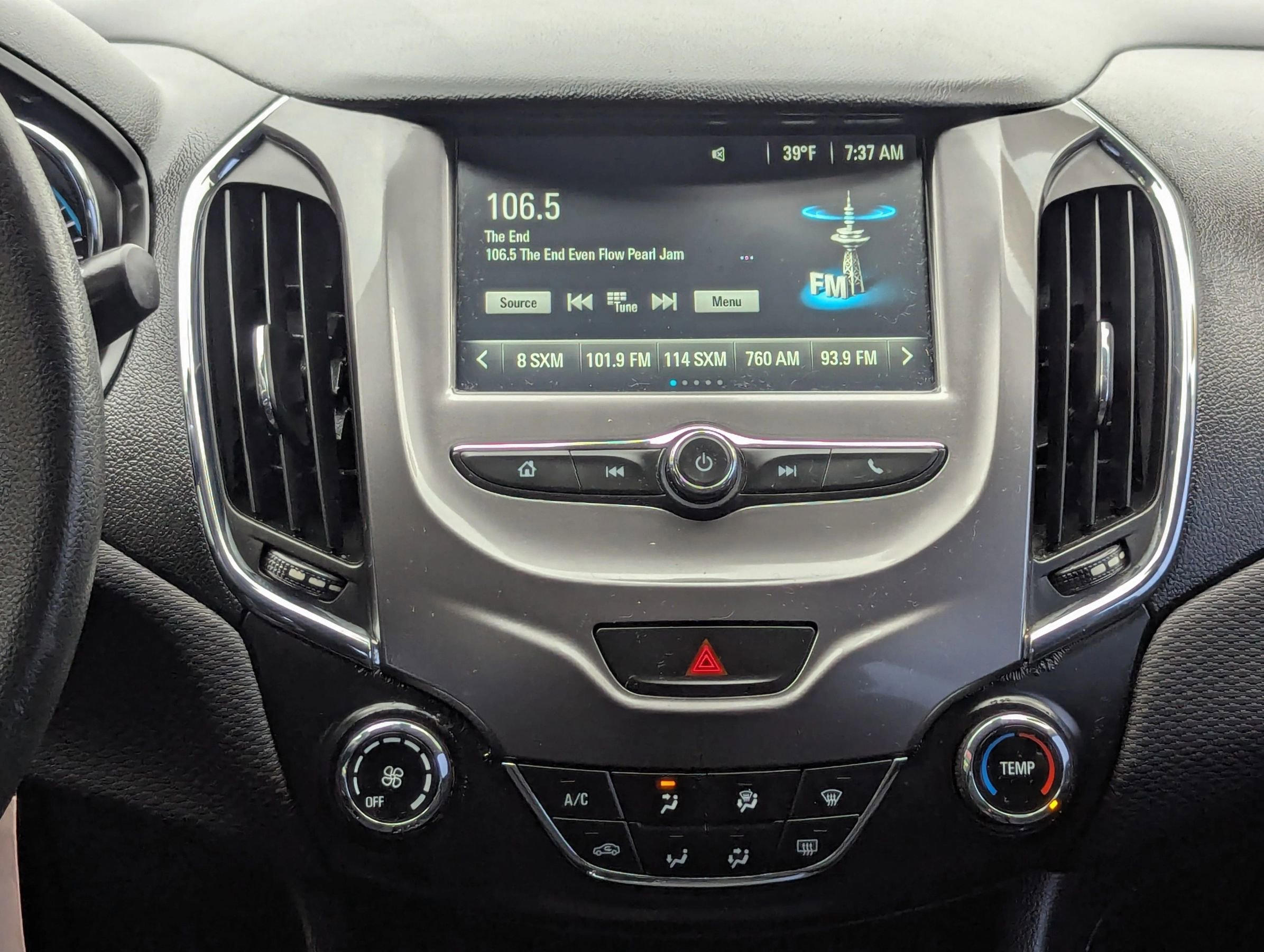 Used 2017 Chevrolet Cruze LT image 13