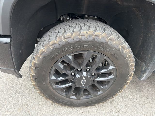 Used 2025 Chevrolet Silverado 2500 LT w/ Trail Boss Package image 11