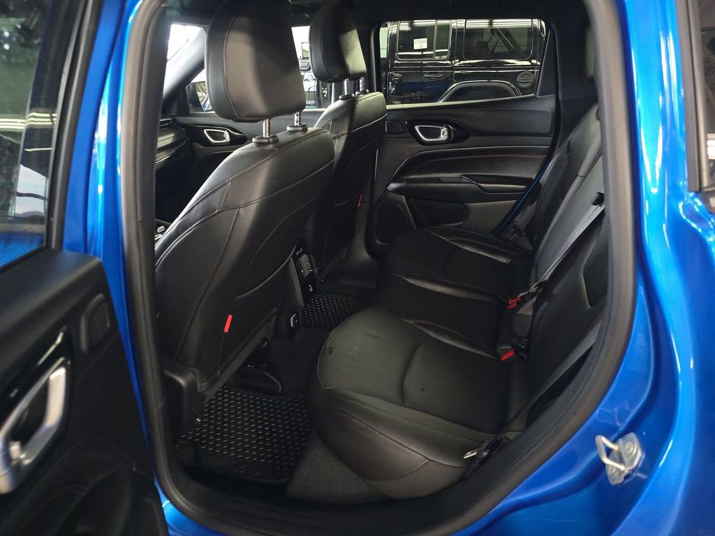 Used 2025 Jeep Compass Trailhawk w/ Trailhawk Elite Group image 9