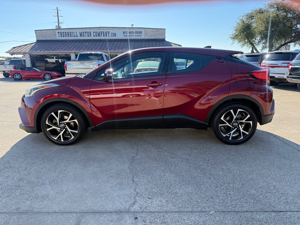 Used 2018 Toyota C-HR XLE FWD image 4