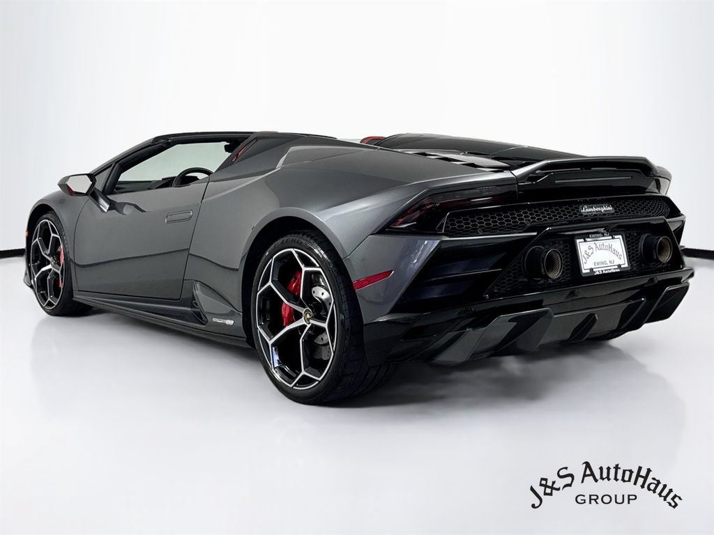 Used 2021 Lamborghini Huracan EVO RWD image 5