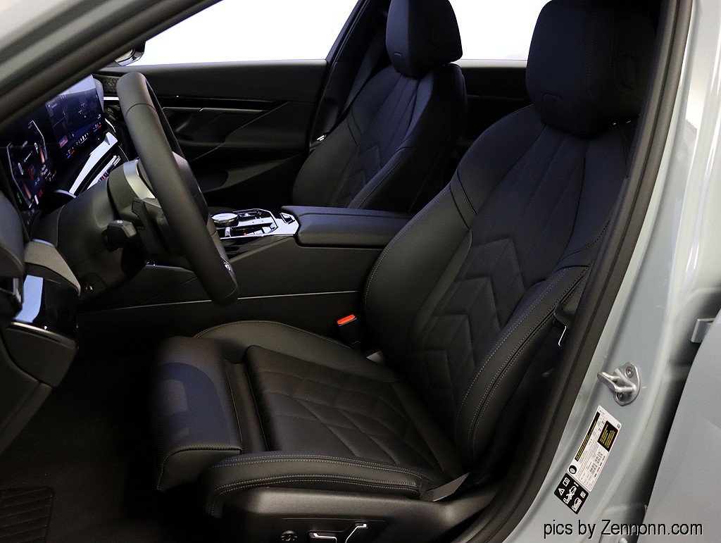 New 2026 BMW 530i xDrive w/ M Sport Package image 10