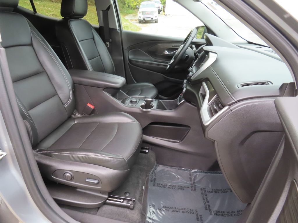 Used 2024 GMC Terrain SLT image 29