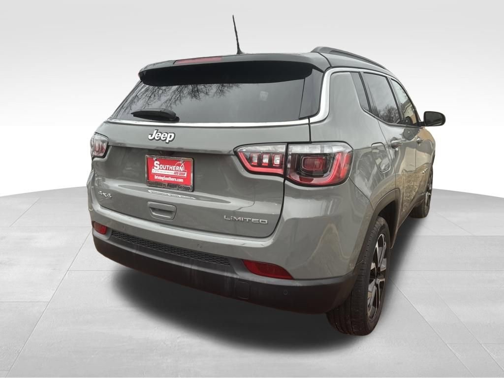 Used 2024 Jeep Compass Limited image 13
