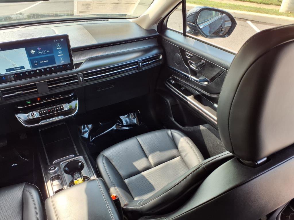 Certified 2023 Lincoln Corsair AWD w/ Equipment Group 101A image 15