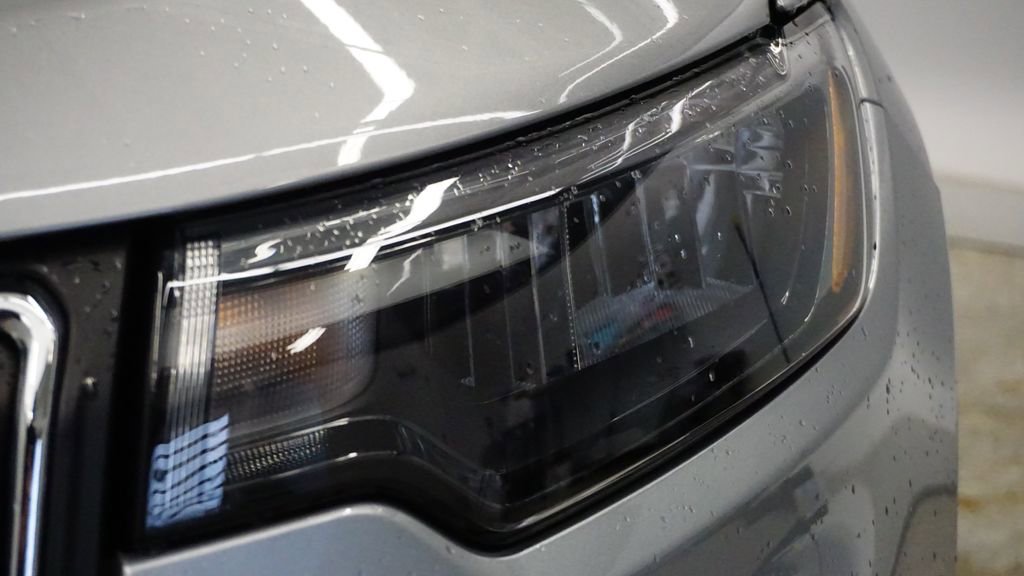 Certified 2022 Jeep Compass Latitude image 9