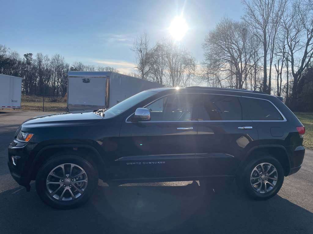 Used 2016 Jeep Grand Cherokee Limited RWD image 2