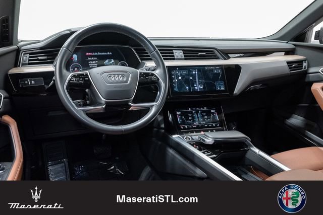 Used 2024 Audi Q8 e-tron Premium Plus image 6