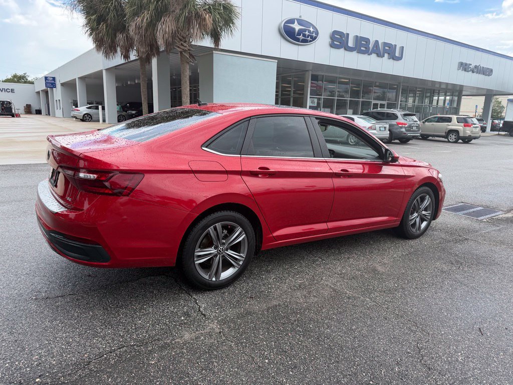 Used 2023 Volkswagen Jetta SE FWD image 3
