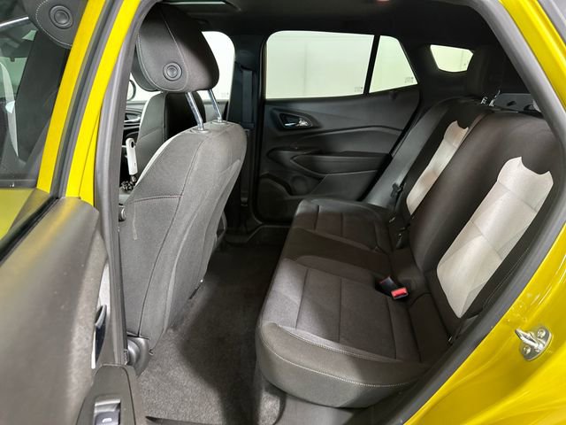 Used 2025 Chevrolet Trax RS w/ Sunroof Package image 25