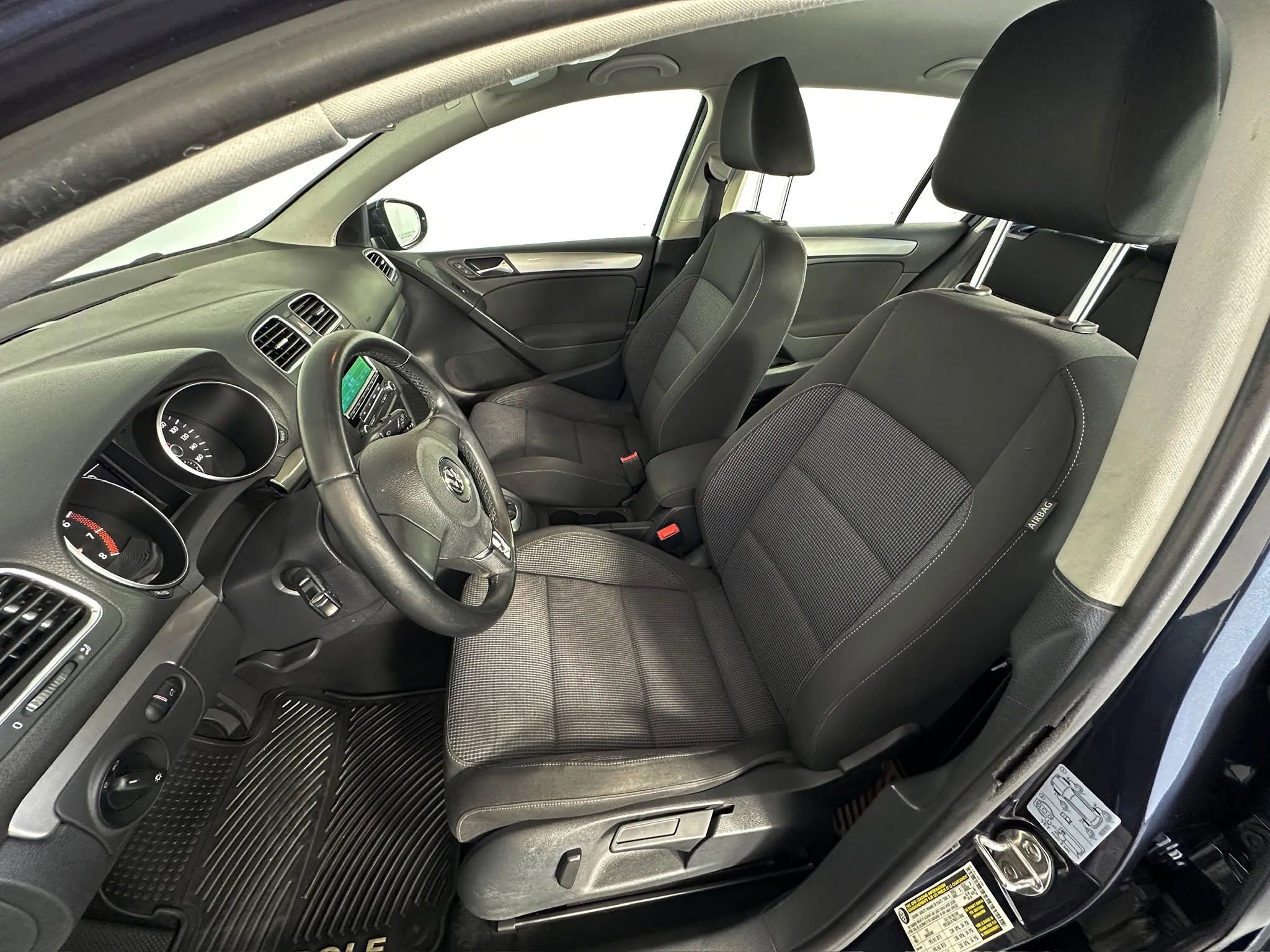 Used 2013 Volkswagen Golf 4-Door FWD image 25