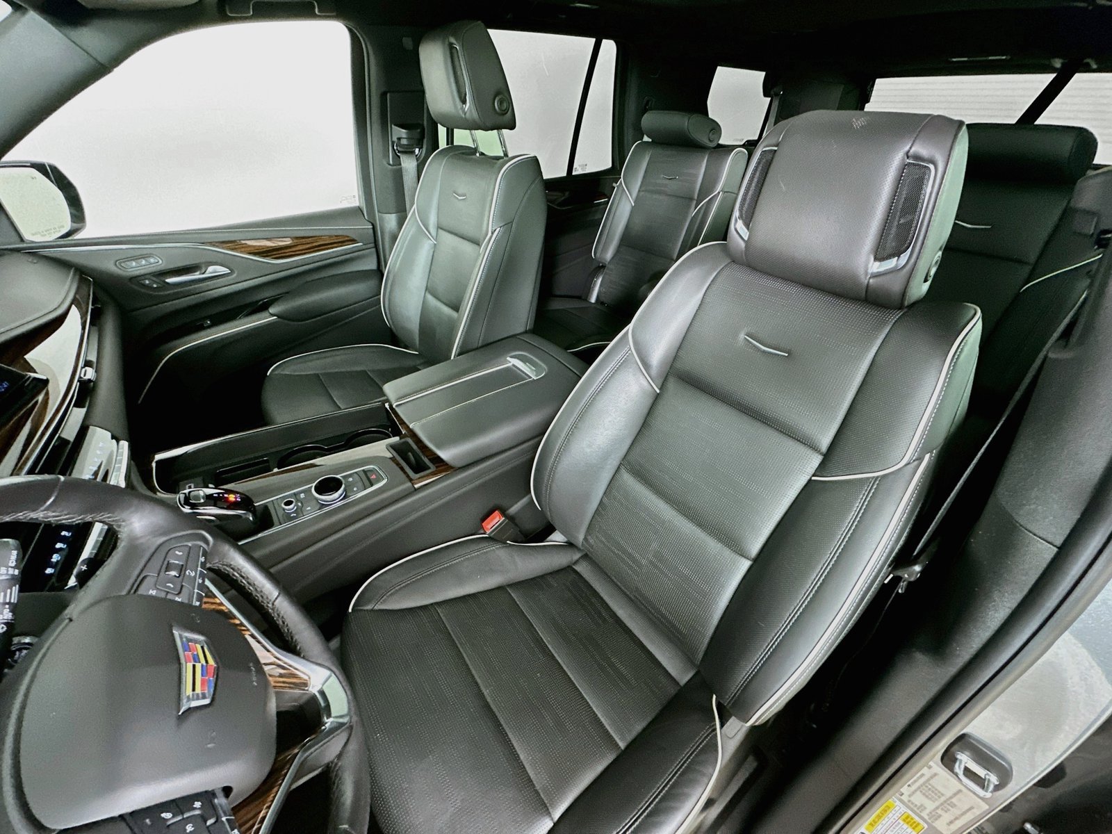 Used 2023 Cadillac Escalade Premium Luxury w/ LPO, Radiant Package AWD/4WD image 35