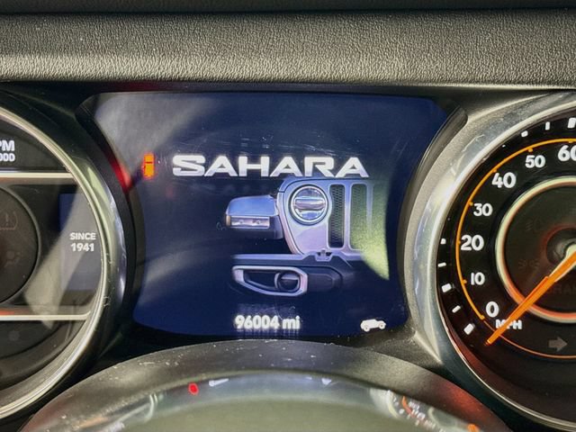 Used 2018 Jeep Wrangler Unlimited Sahara AWD/4WD image 15