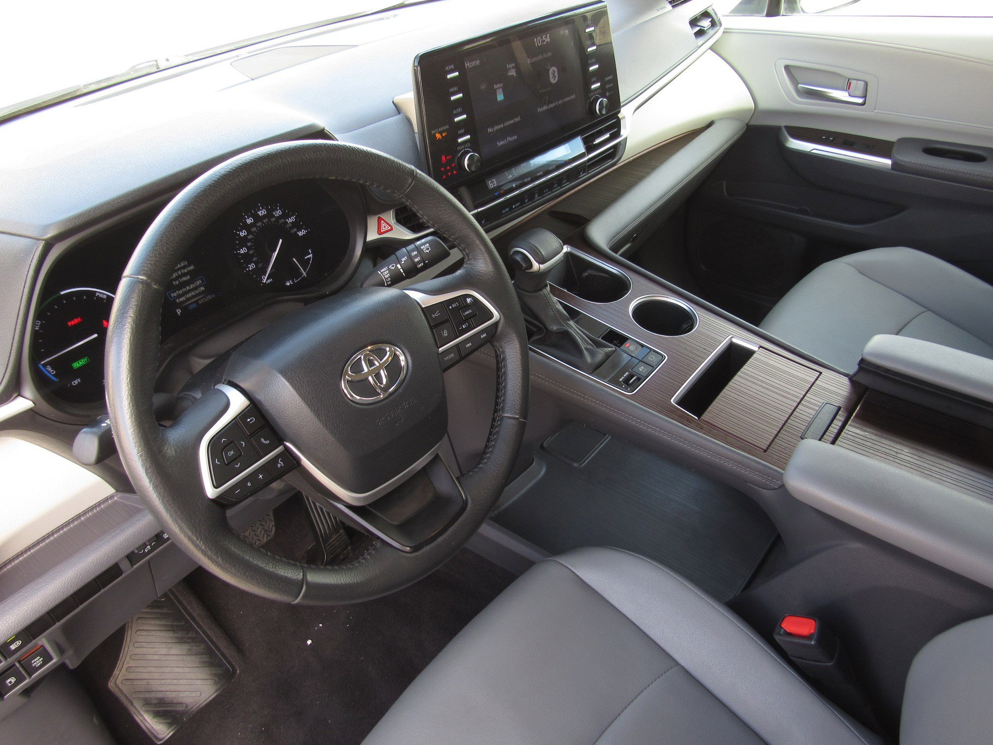 Used 2024 Toyota Sienna XLE image 17