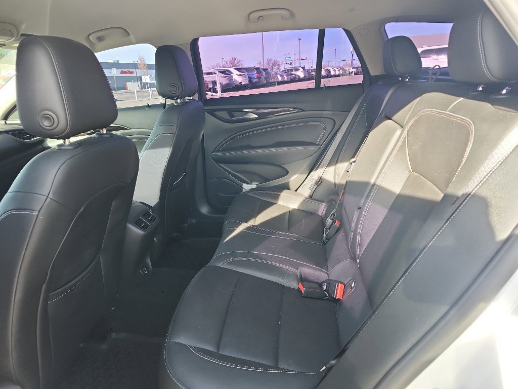 Used 2019 Buick Regal Essence w/ Driver Confidence Package I image 11