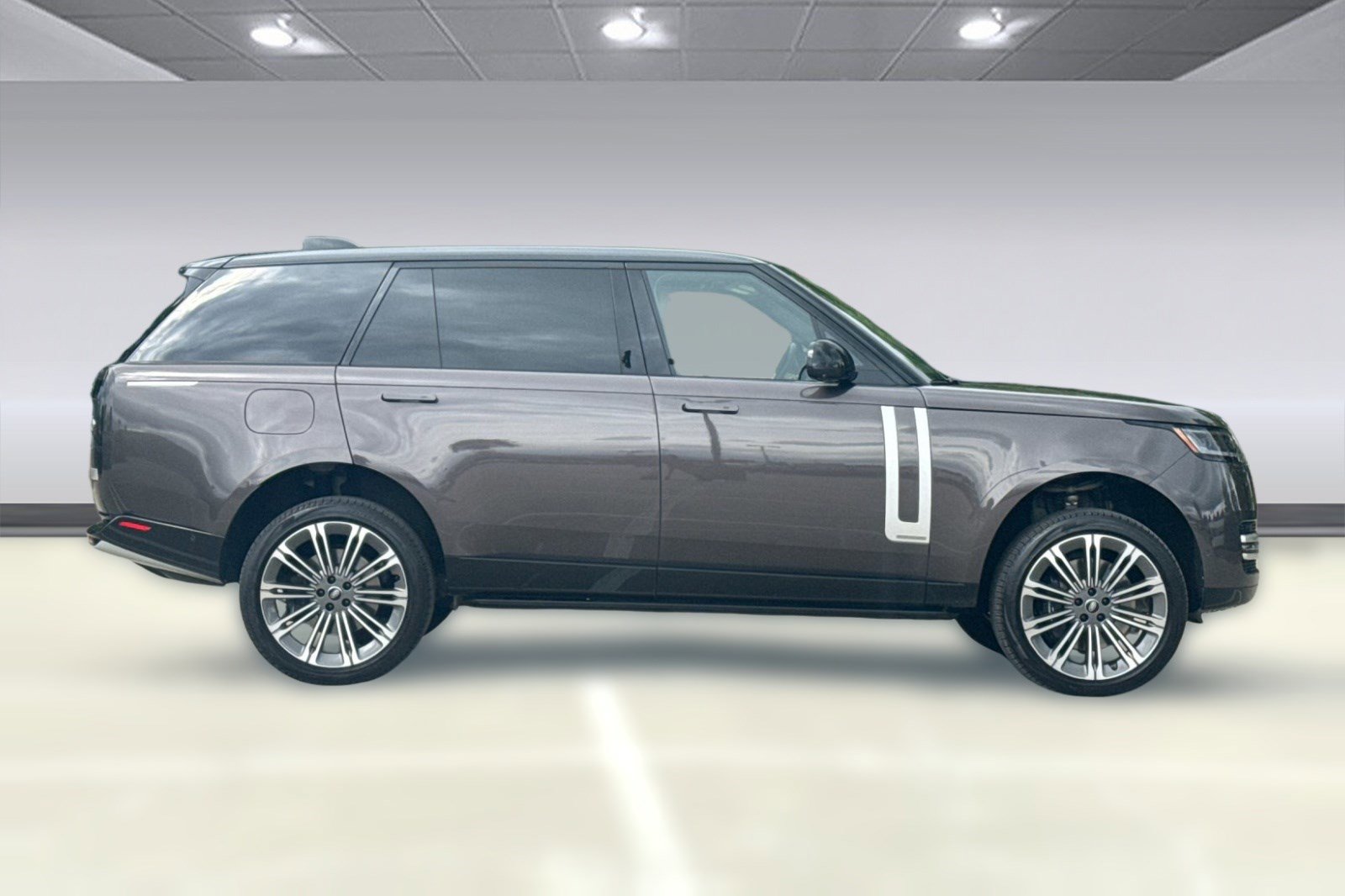 Used 2023 Land Rover Range Rover Long Wheelbase Autobiography image 8