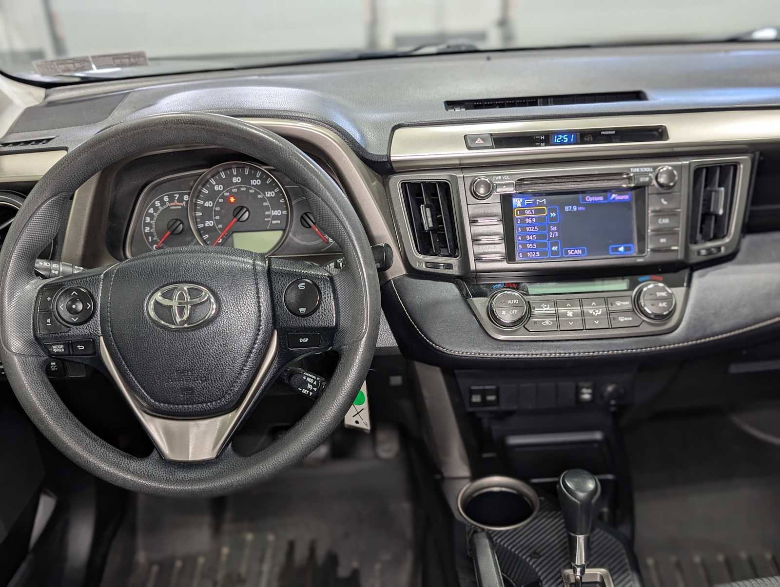 Used 2013 Toyota RAV4 XLE image 5