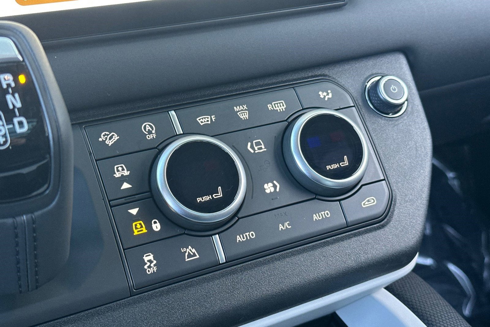 Used 2025 Land Rover Defender 110 S image 23